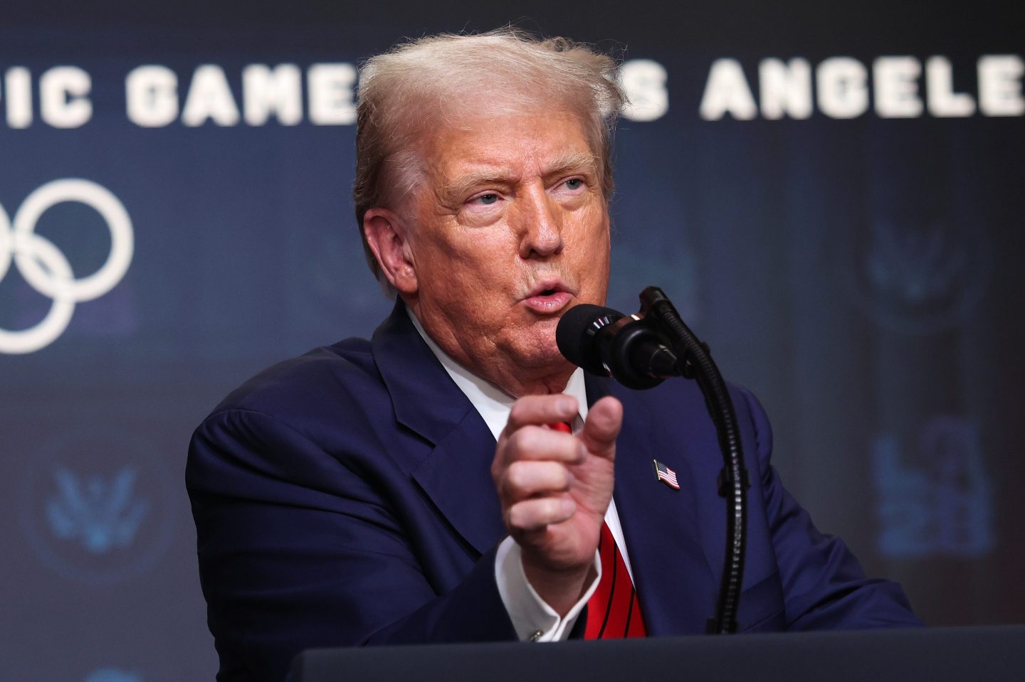 Trump to sign executive order to allow crypto and other private assets into 401(k)s