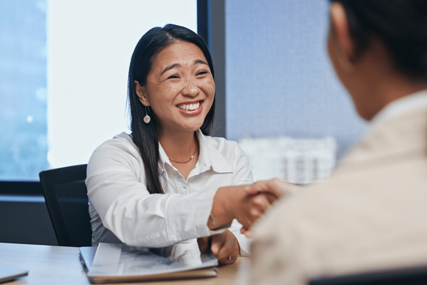 Verizon exec tells unemployed Gen Z they can always volunteer to stand out in the current bleak job market